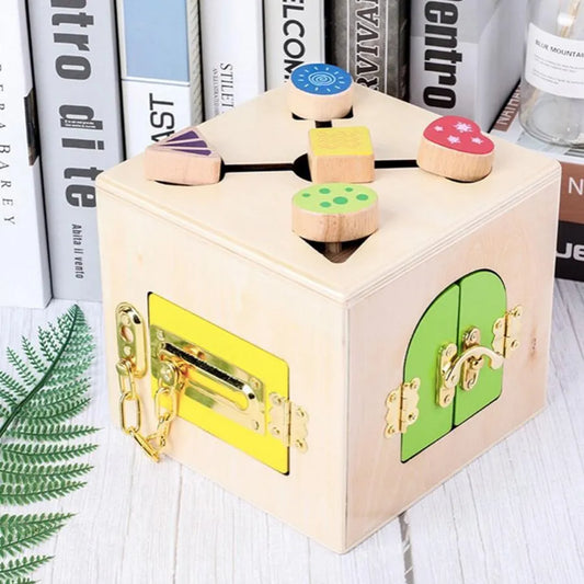 Jucarie Educativa Multifunctionala Montessori tip Cubul Incuietorilor Magice, 6 Piese, Multicolor, Lemn si Metal
