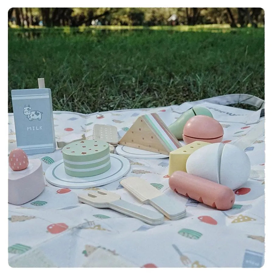 Jucarie tip Set Picnicul cu Delicii, 24 Piese, Multicolor, Lemn si Textil
